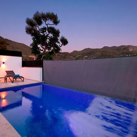 Zafar - Private Outdoor Pool