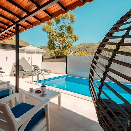 Zafar - Private Outdoor Pool *